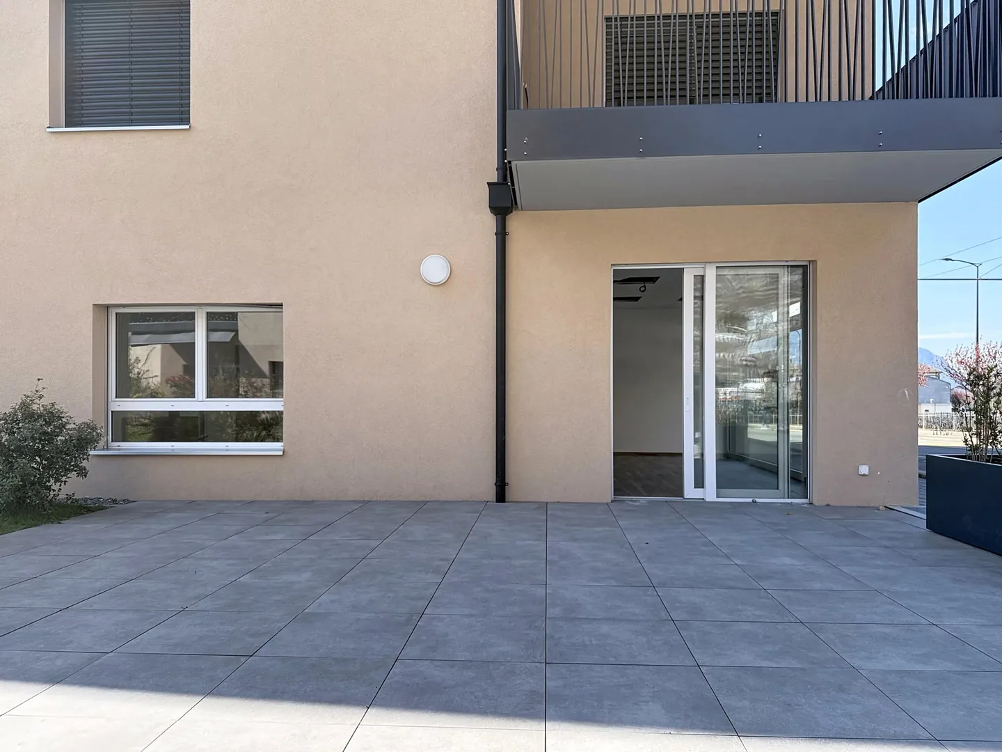 Espace Commercial avec Terrasse - Photo 6 sur 7