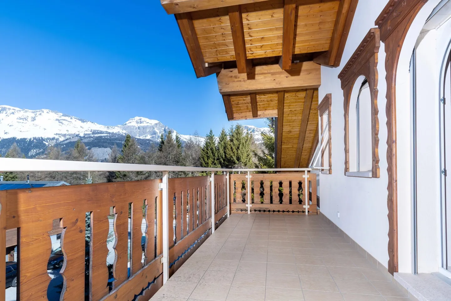 Building of three apartments on the Crans-Montana Golf - Photo 10 of 13