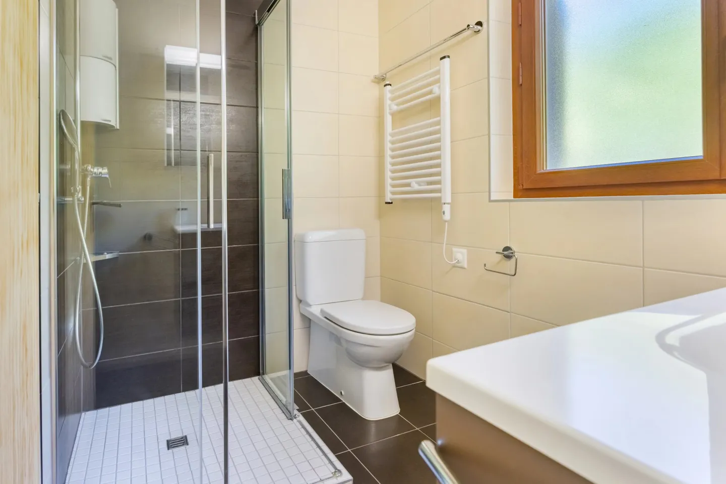 Casa indipendente ristrutturata in una zona ricercata - Foto 7 di 12