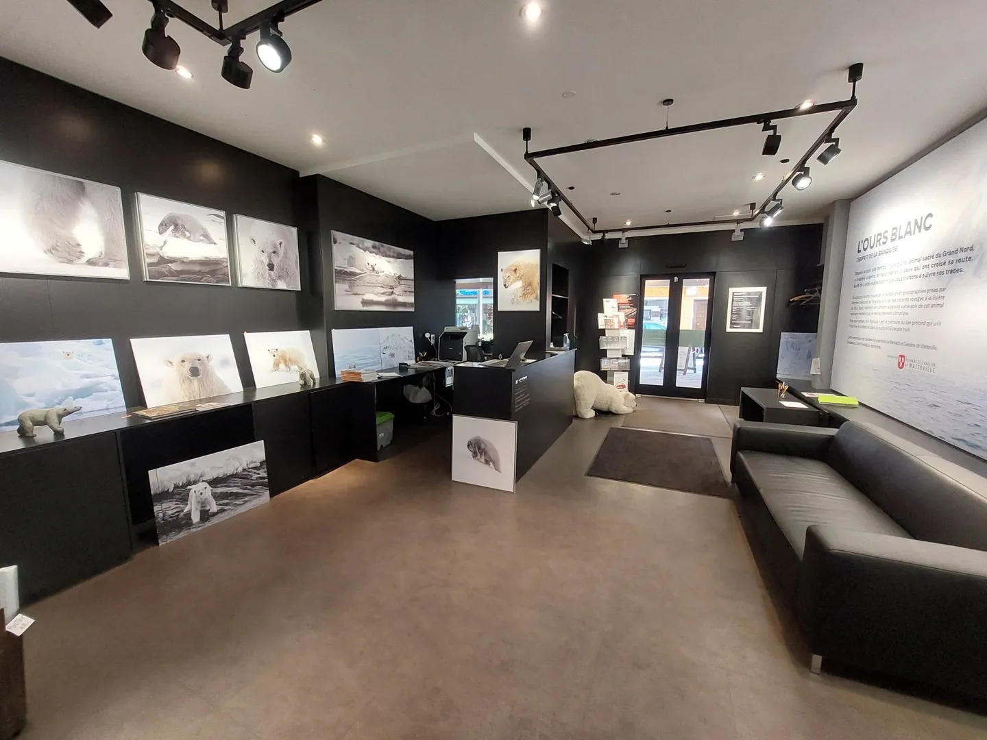 Local commercial au centre de Montana - Photo 1 of 7