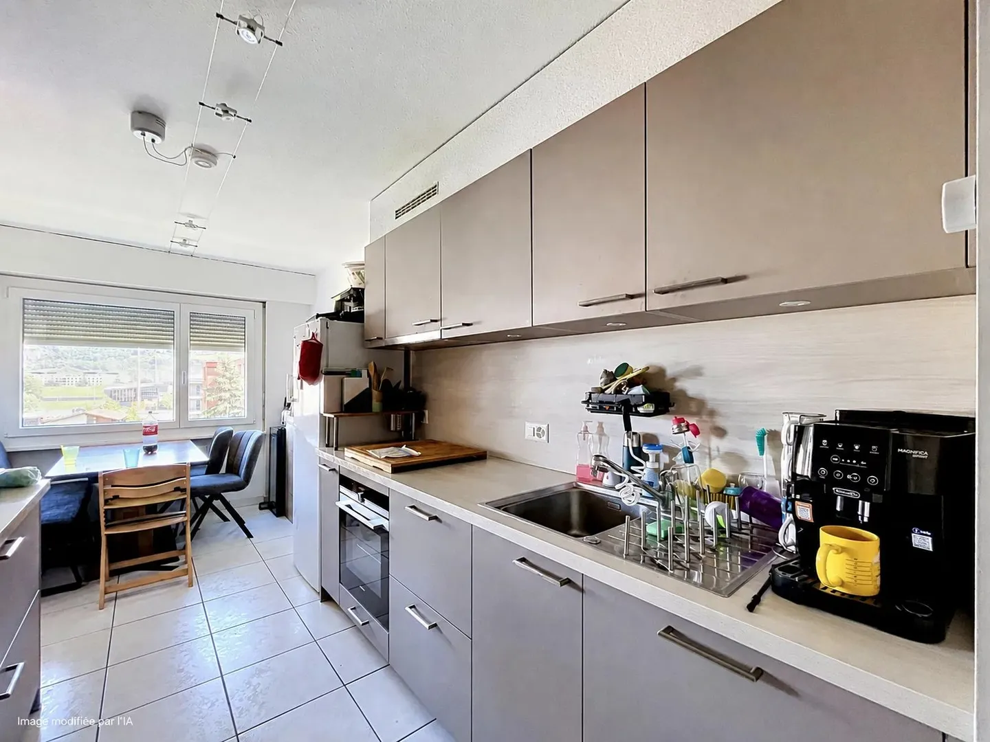 Bel appartement traversant de 4,5 pièces dans le quartier de Vissigen à Sion - Photo 9 of 13