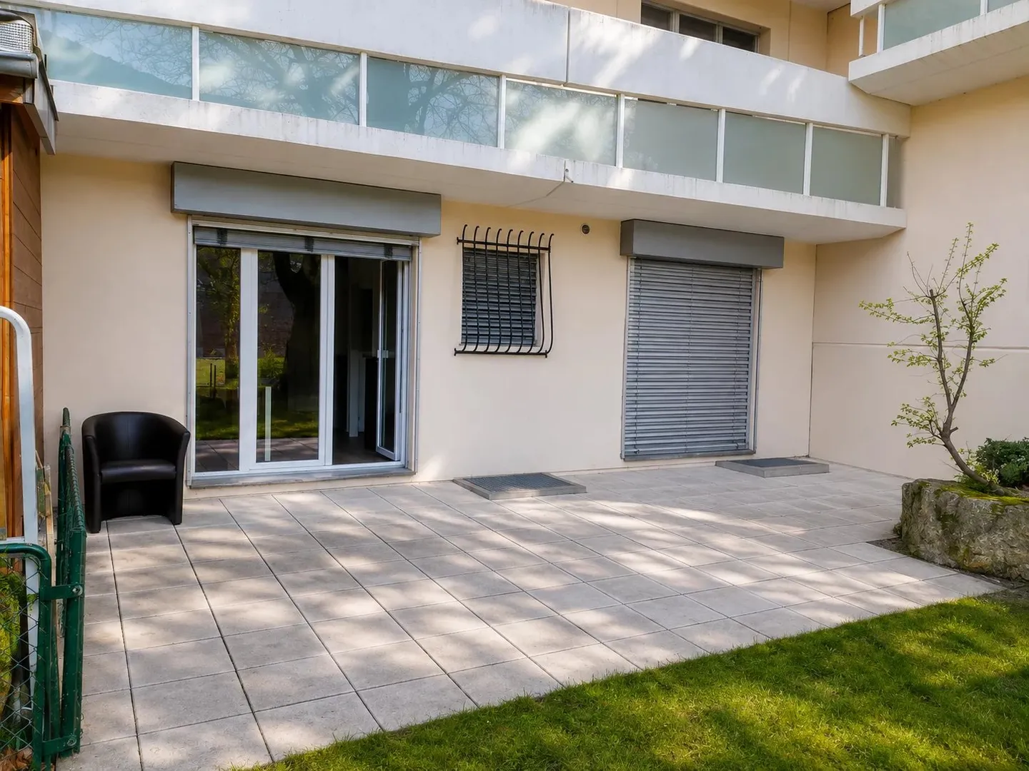Rendement attractif à Sierre : 2,5 pièces rénové avec terrasse - Foto 1 von 7
