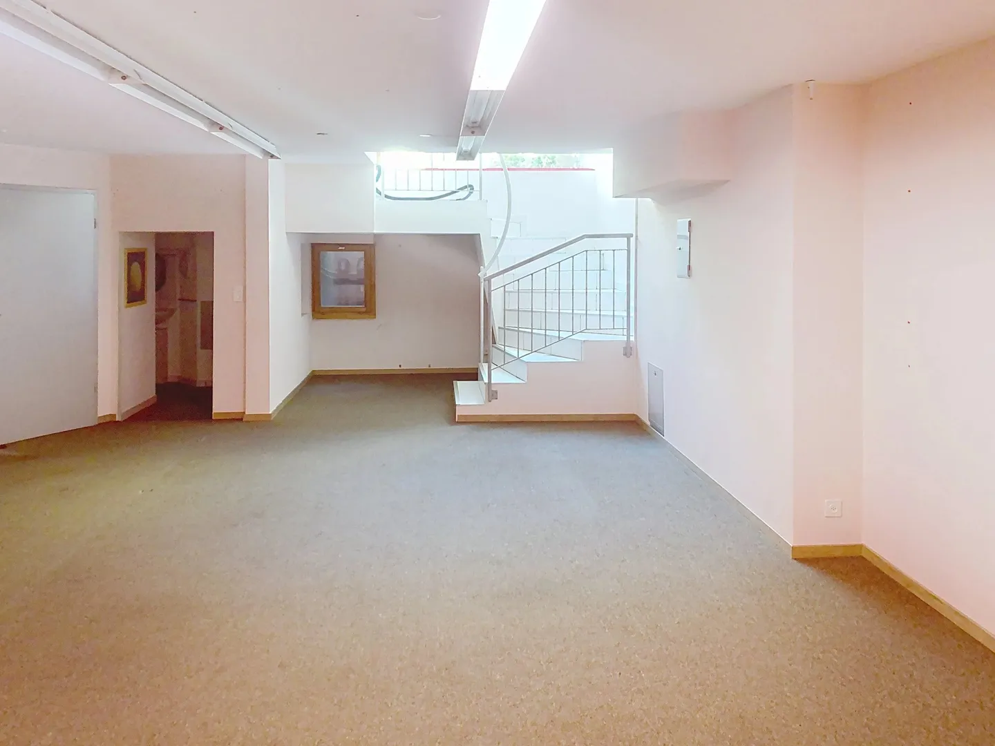 Commercial spaces in downtown Sion - Photo 3 of 13