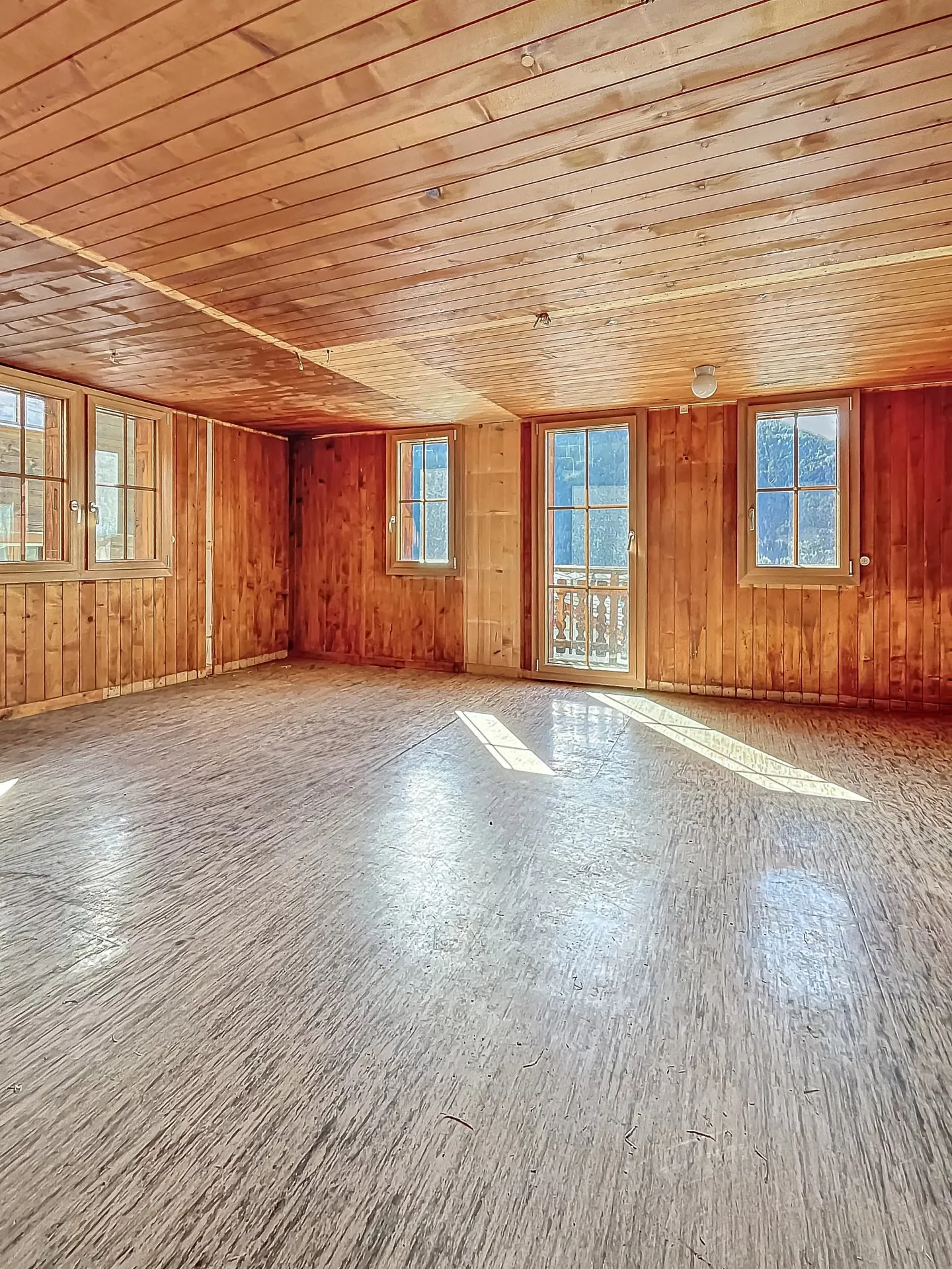 Apartment with renovation potential and mountain view - Photo 3 of 7