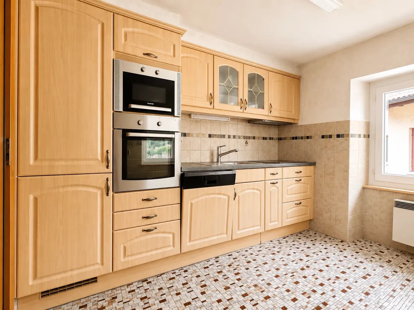 Appartement spacieux avec potentiel d'agrandissement - Photo 3 sur 8