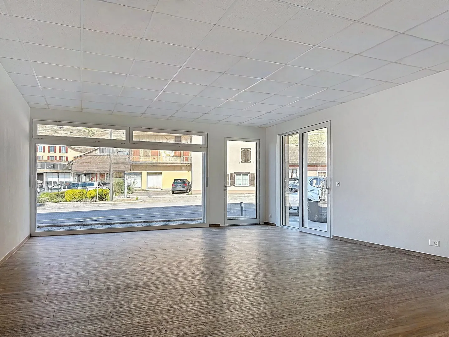 Espace Commercial avec Terrasse - Photo 3 sur 7