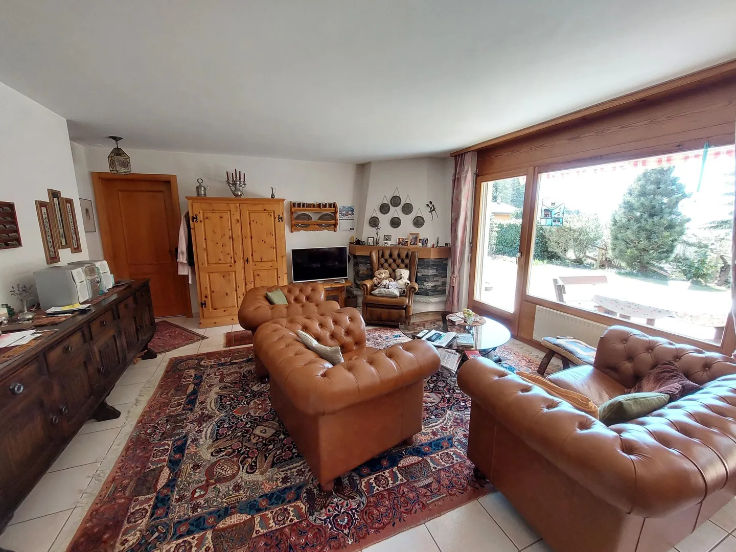 Rare Object - Charming and spacious chalet in Crans-Montana - Photo 4 of 12