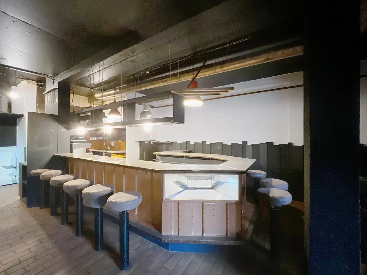 Commercial space - restaurant benefiting from a magnificent location - Photo 2 of 10