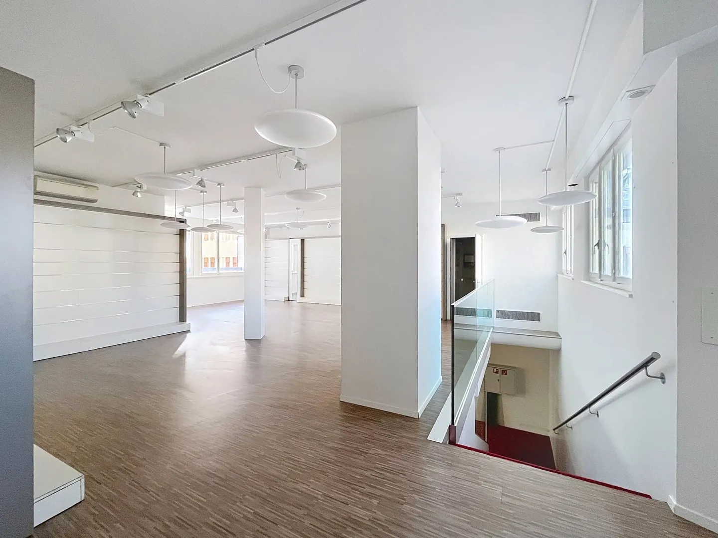 Local commercial au centre de Sion - Grandes surfaces modulables - Photo 7 of 13