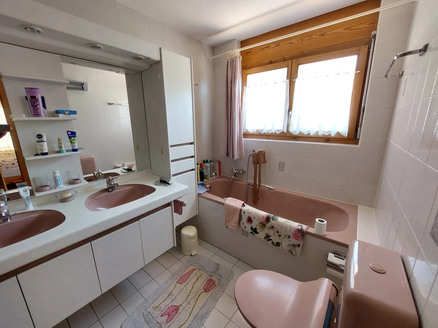 Rare Object - Charming and spacious chalet in Crans-Montana - Photo 6 of 12