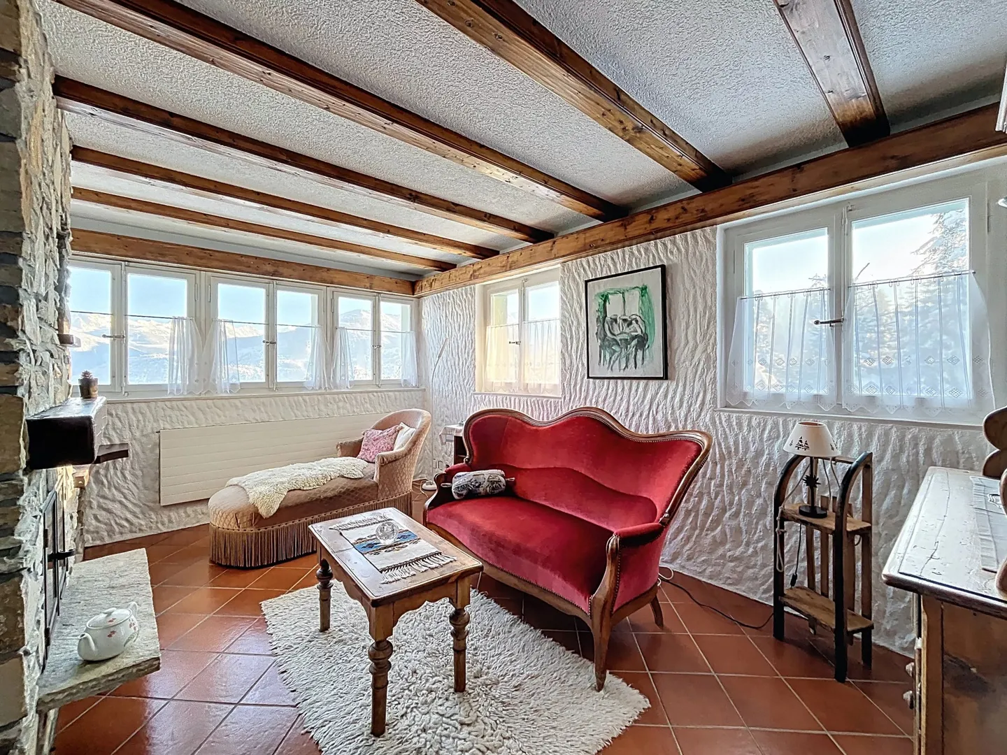 Chalet de deux appartements à quelques minutes du centre de Crans-Montana - Photo 3 of 13