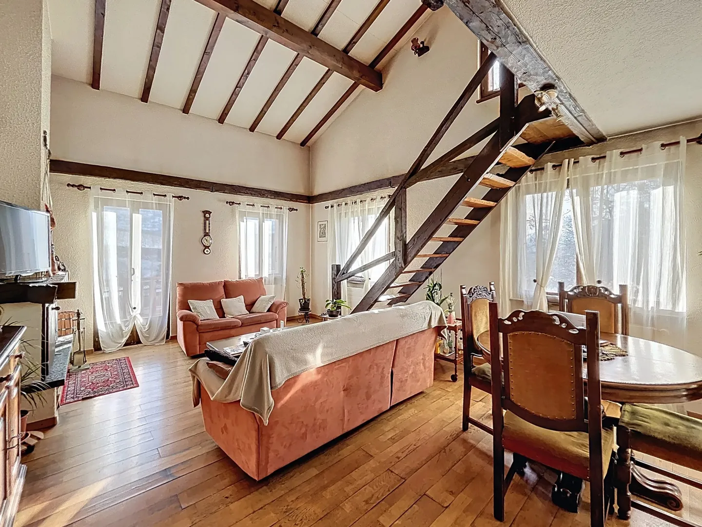 Edificio redditizio a Champlan - 1 ristorante e 2 appartamenti - Foto 2 di 13