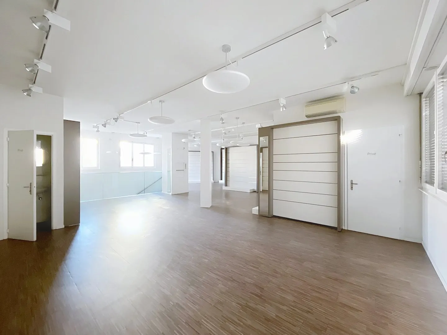 Local commercial au centre de Sion - Grandes surfaces modulables - Photo 10 of 13