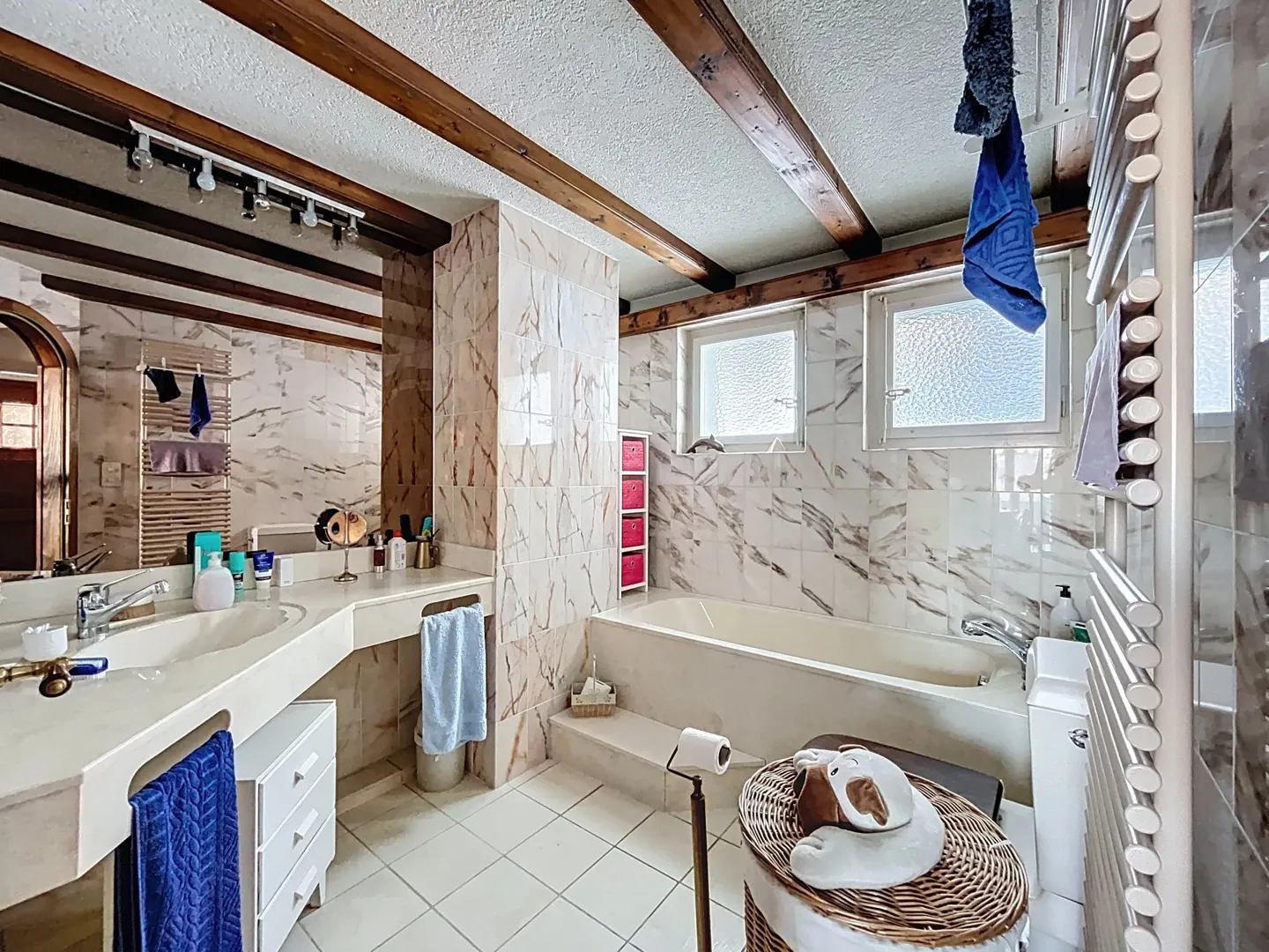 Chalet de deux appartements à quelques minutes du centre de Crans-Montana - Photo 9 of 13