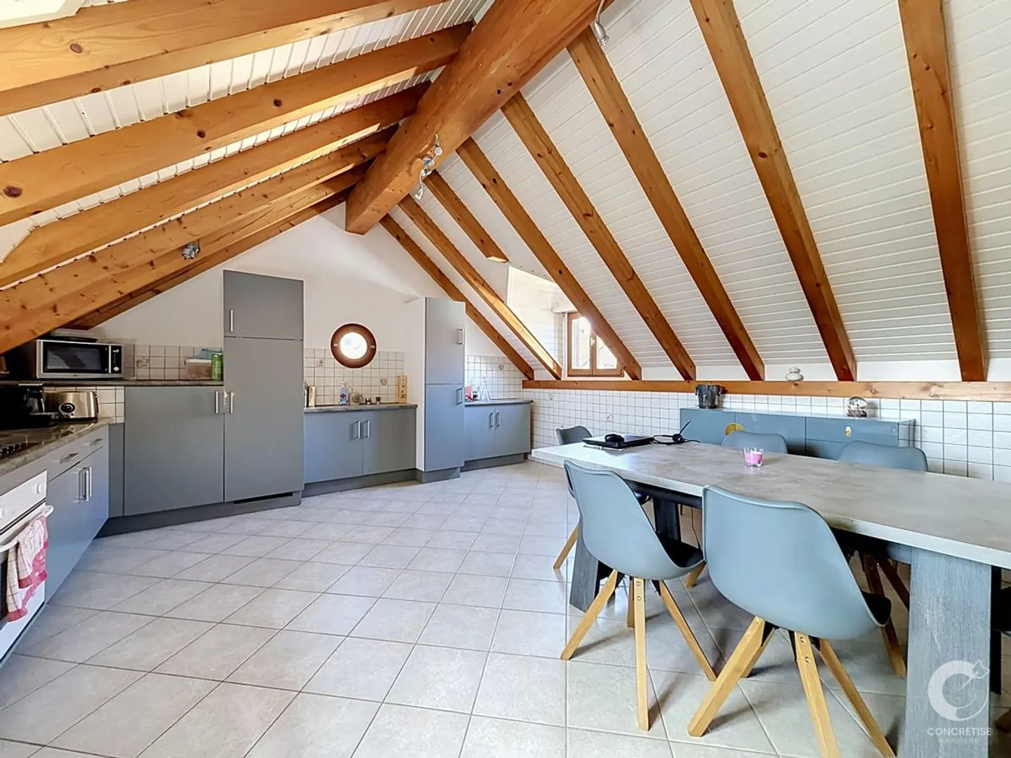 Appartamento luminoso di 4,5 locali all'interno di una piccola PPE - Foto 3 di 10