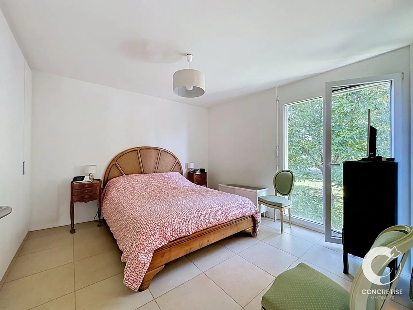 Large, bright 4.5 room apartment - Photo 6 of 13