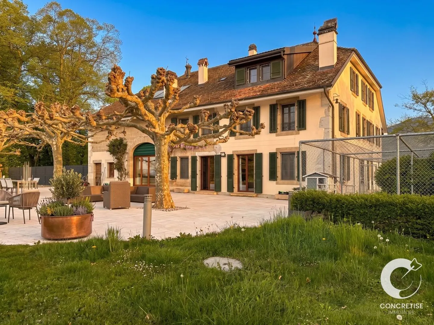 Historisches Herrenhaus - Eine seltene und außergewöhnliche Immobilie in Grens - Foto 2 von 13