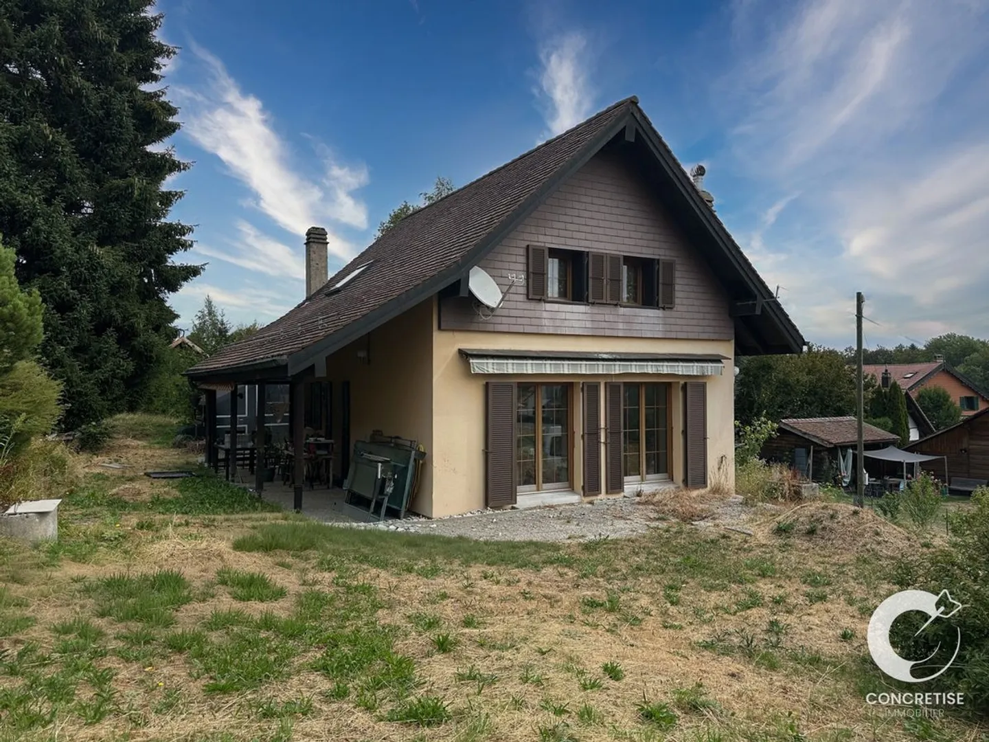 Villa individuelle à rénover - Photo 2 sur 13