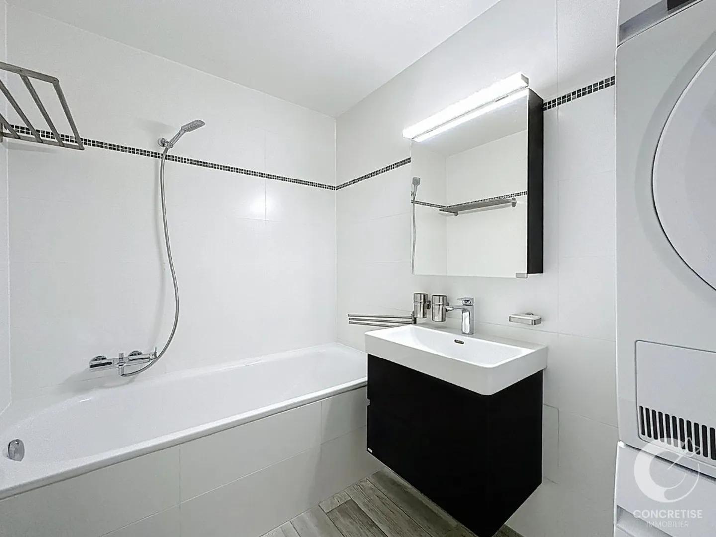 4.5 rooms with terrace and ideal location - Photo 7 of 9