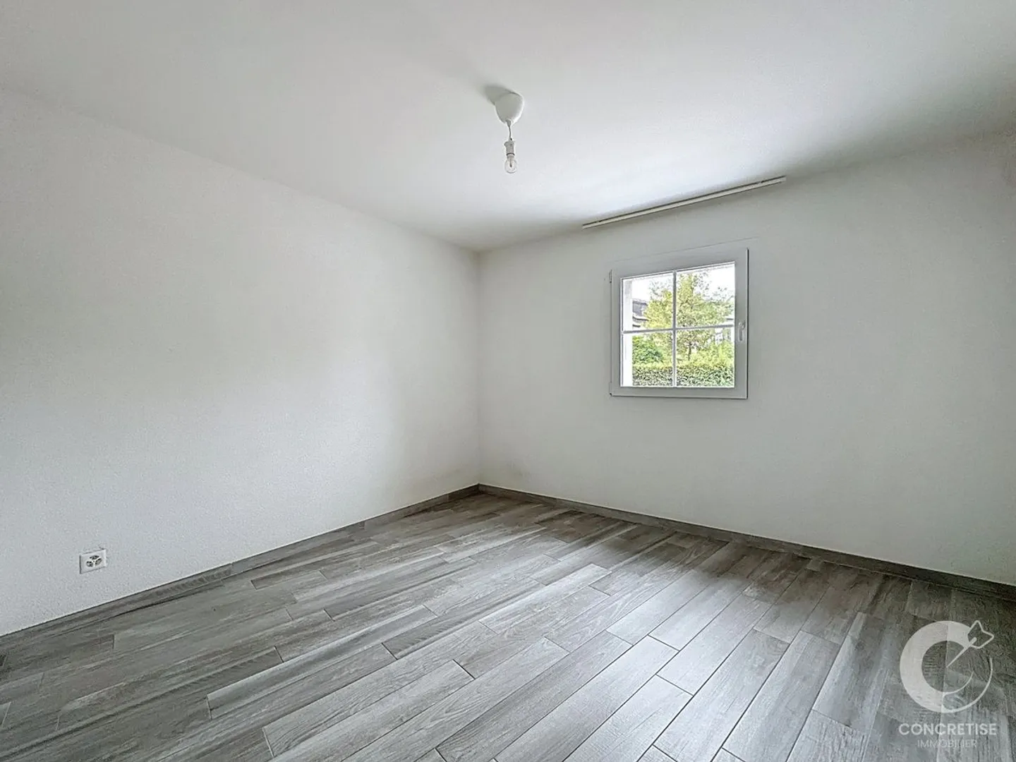 4.5 rooms with terrace and ideal location - Photo 2 of 9