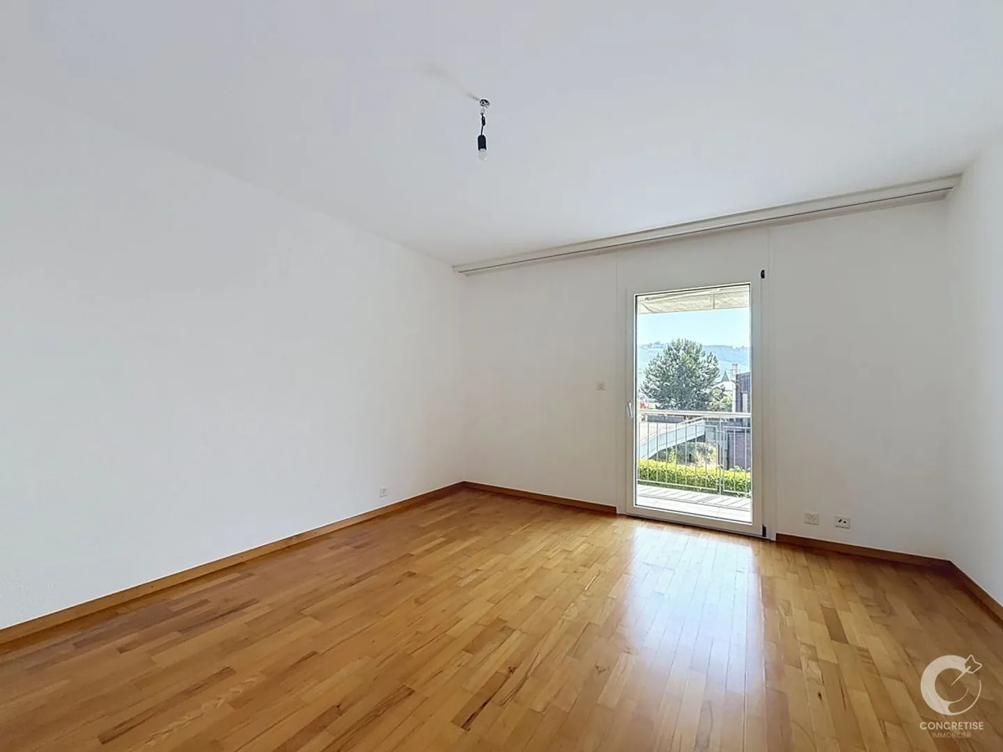 4.5-room duplex with garden and lake view - Photo 7 of 11