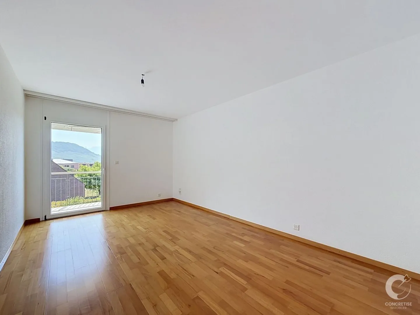 4.5-room duplex with garden and lake view - Photo 8 of 11