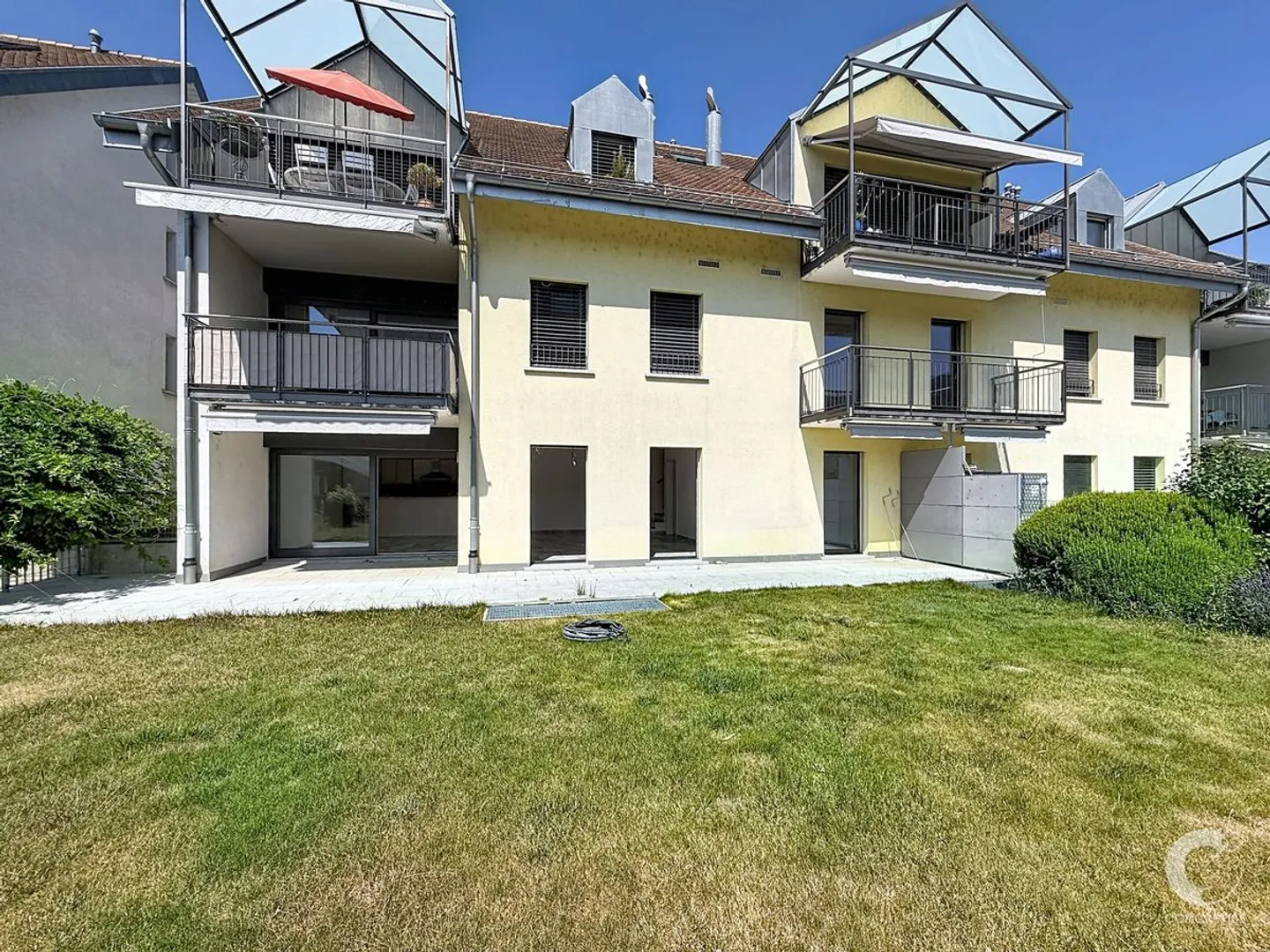 4.5-room duplex with garden and lake view - Photo 11 of 11