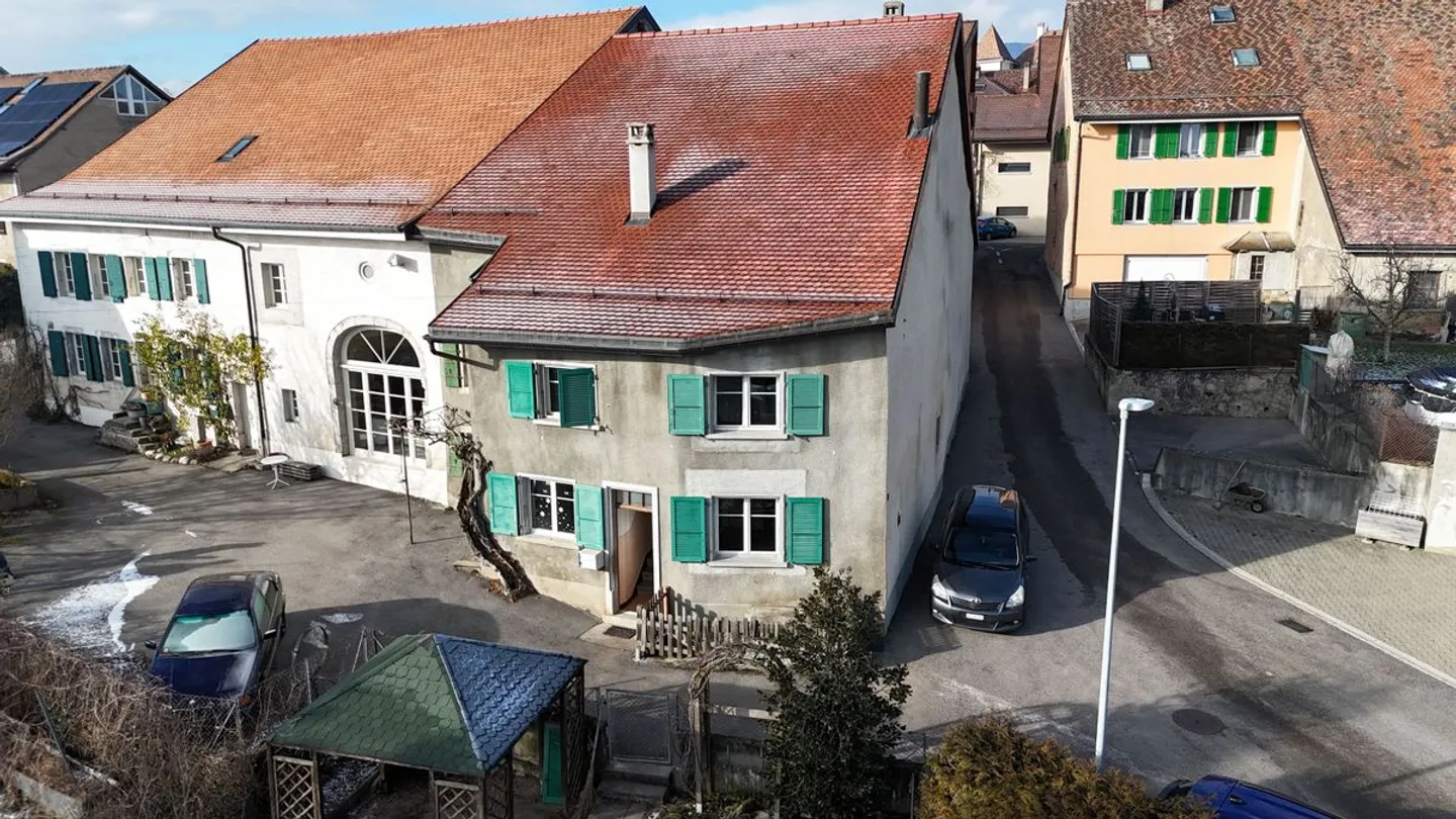 Maison villageoise à rénover et rural à développer - Photo 1 sur 11