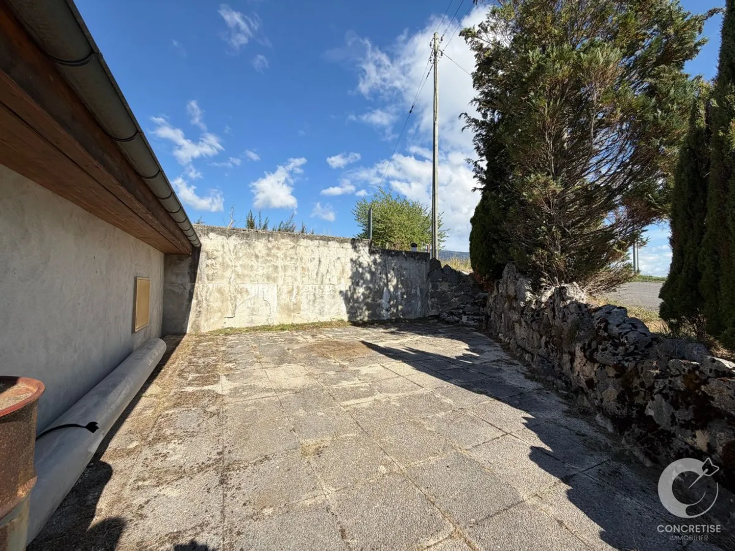 House to transform - a beautiful opportunity in Gimel - Photo 2 of 10