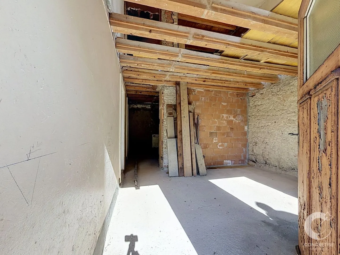 House to transform - a beautiful opportunity in Gimel - Photo 5 of 10