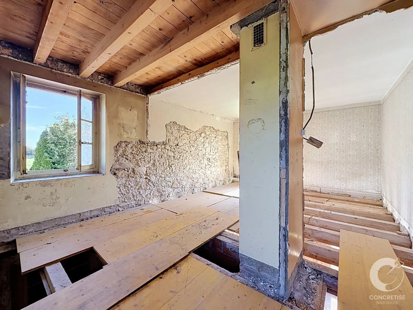 House to transform - a beautiful opportunity in Gimel - Photo 6 of 10