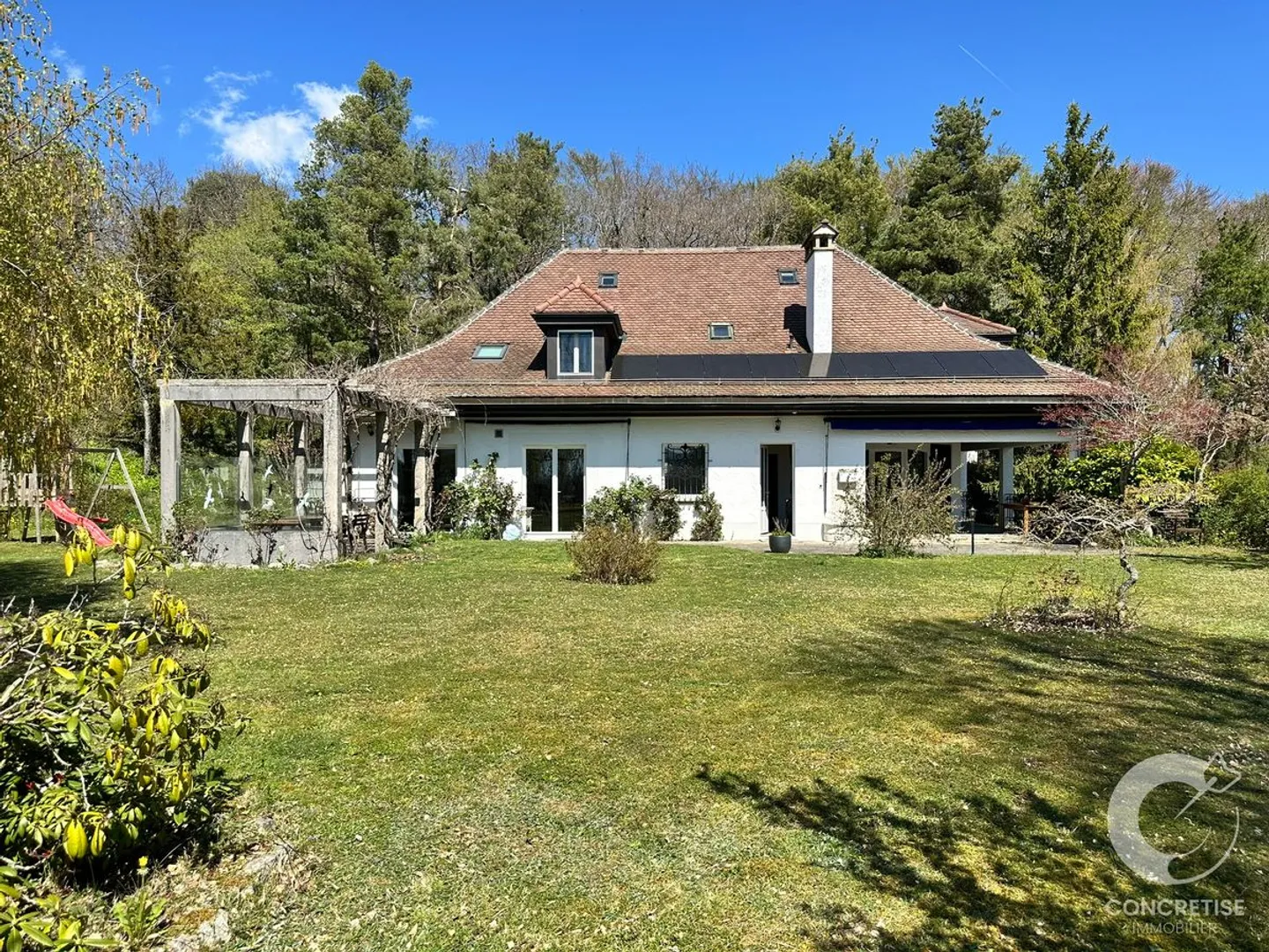 Dominio unico e tranquillo, volumi rari e panorama alpino - Foto 1 di 13