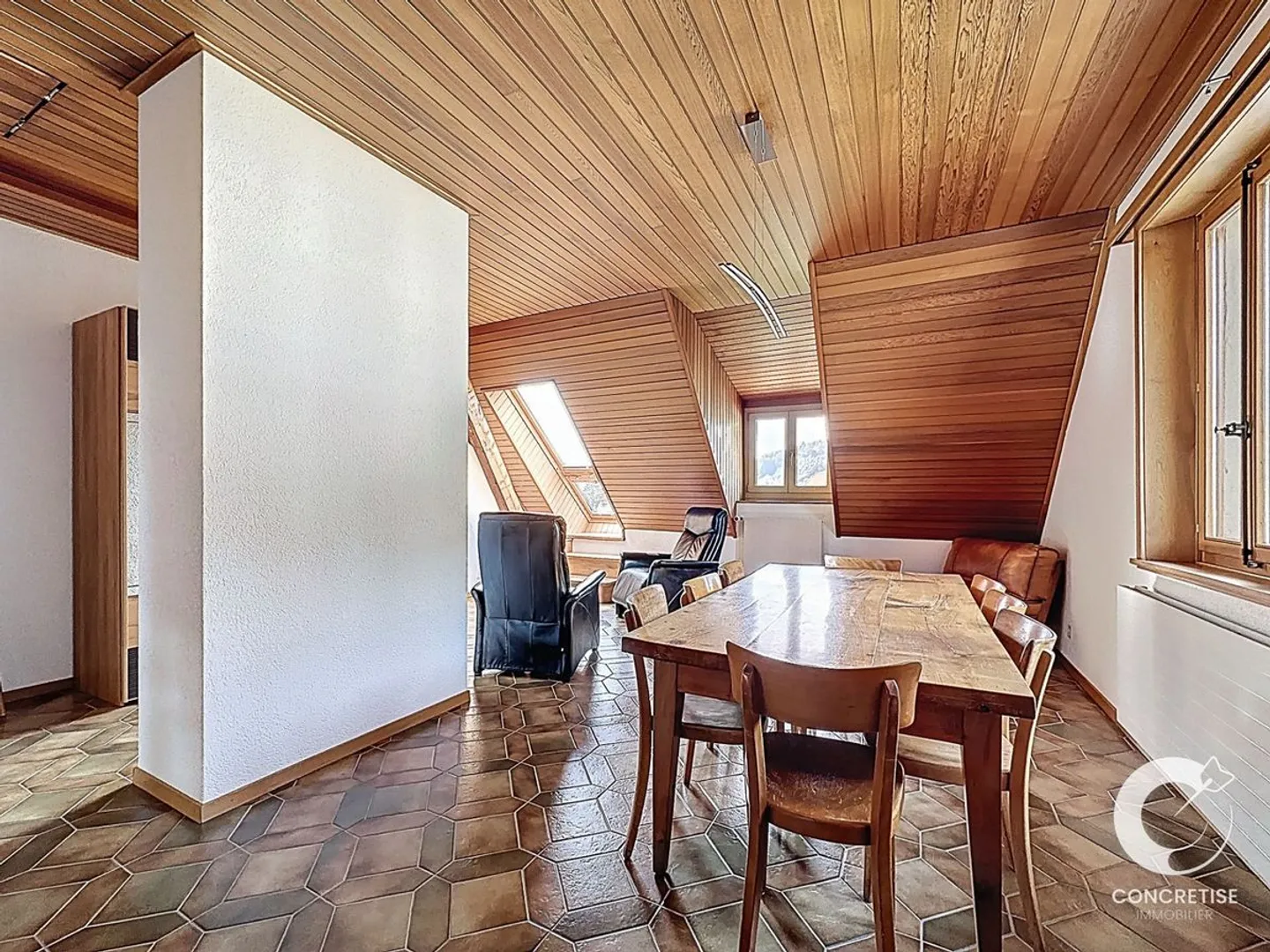 Large Family House - Photo 11 of 13