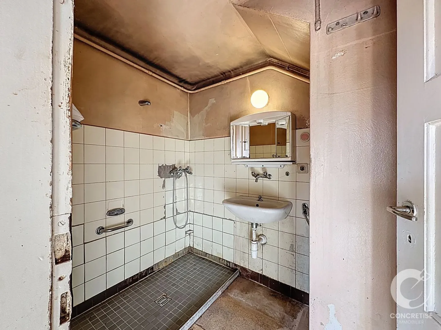 Maison villageoise à rénover et rural à développer - Photo 4 sur 11