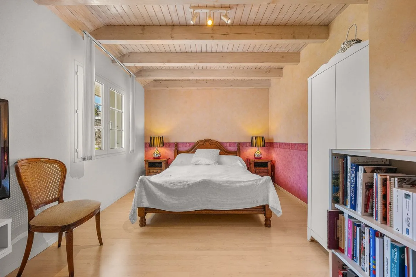 Individual Villa in the Center of the Village - Photo 6 of 13