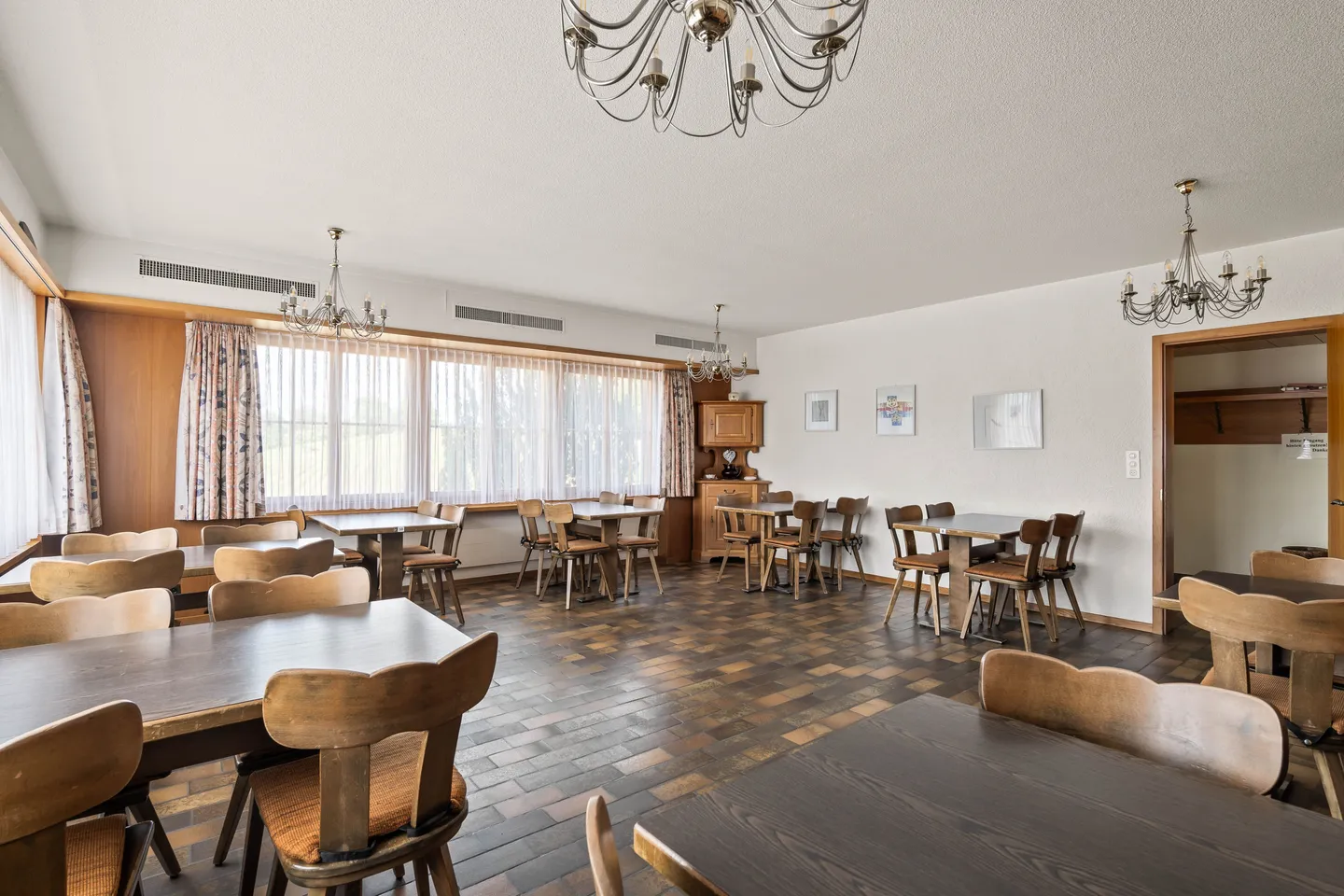 Mehrfamilienhaus mit Bauland - Foto 7 von 13