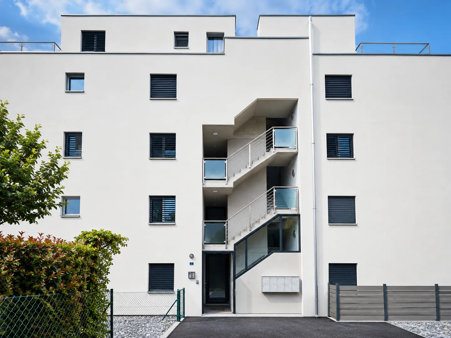 Magnificent modern 3.5-room apartment with large terrace in Sierre - Photo 6 of 13