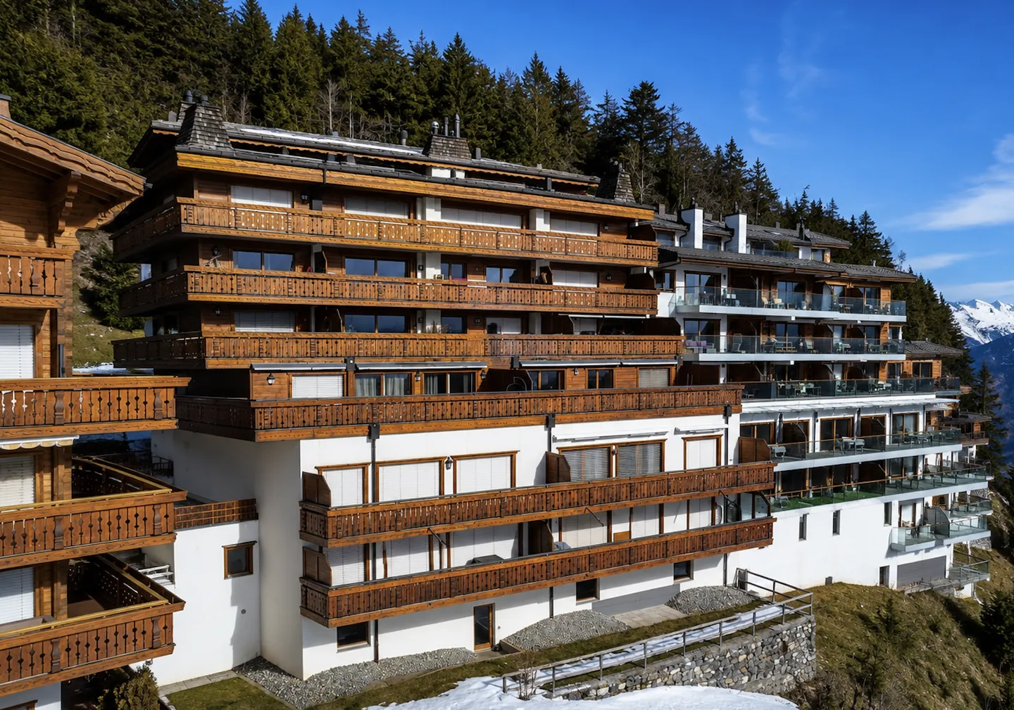 Elegant Apartment in Crans-Montana - Photo 8 of 8