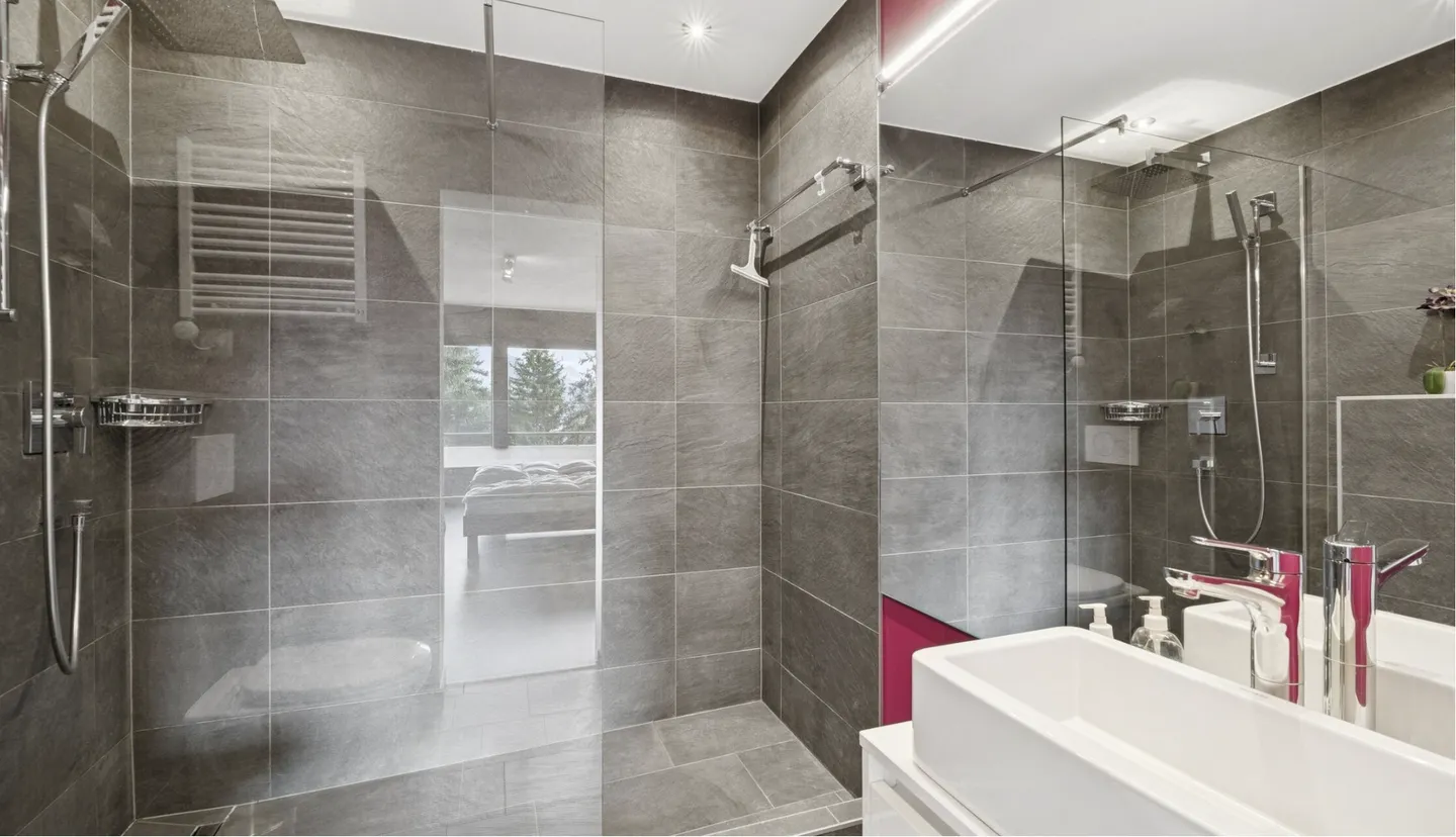 Rare 3.5 room Ski-in / Ski-out with panoramic alpine view ? Crans-Montana - Photo 7 of 10