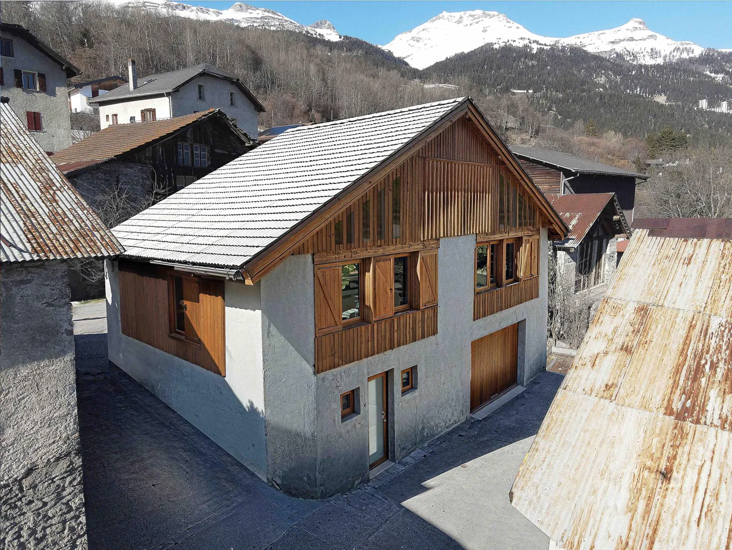 Opportunità: Chalet nuovo e 1 Studio - Foto 1 di 6