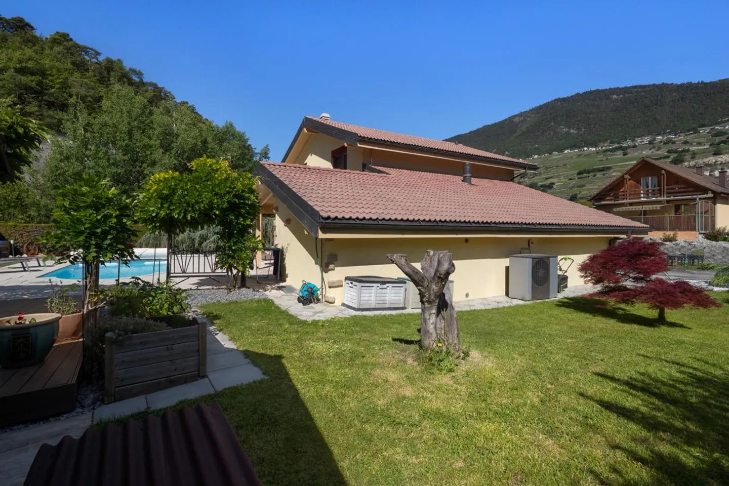 Elegante Familienvilla mit Pool in Granges VS - Foto 4 von 13