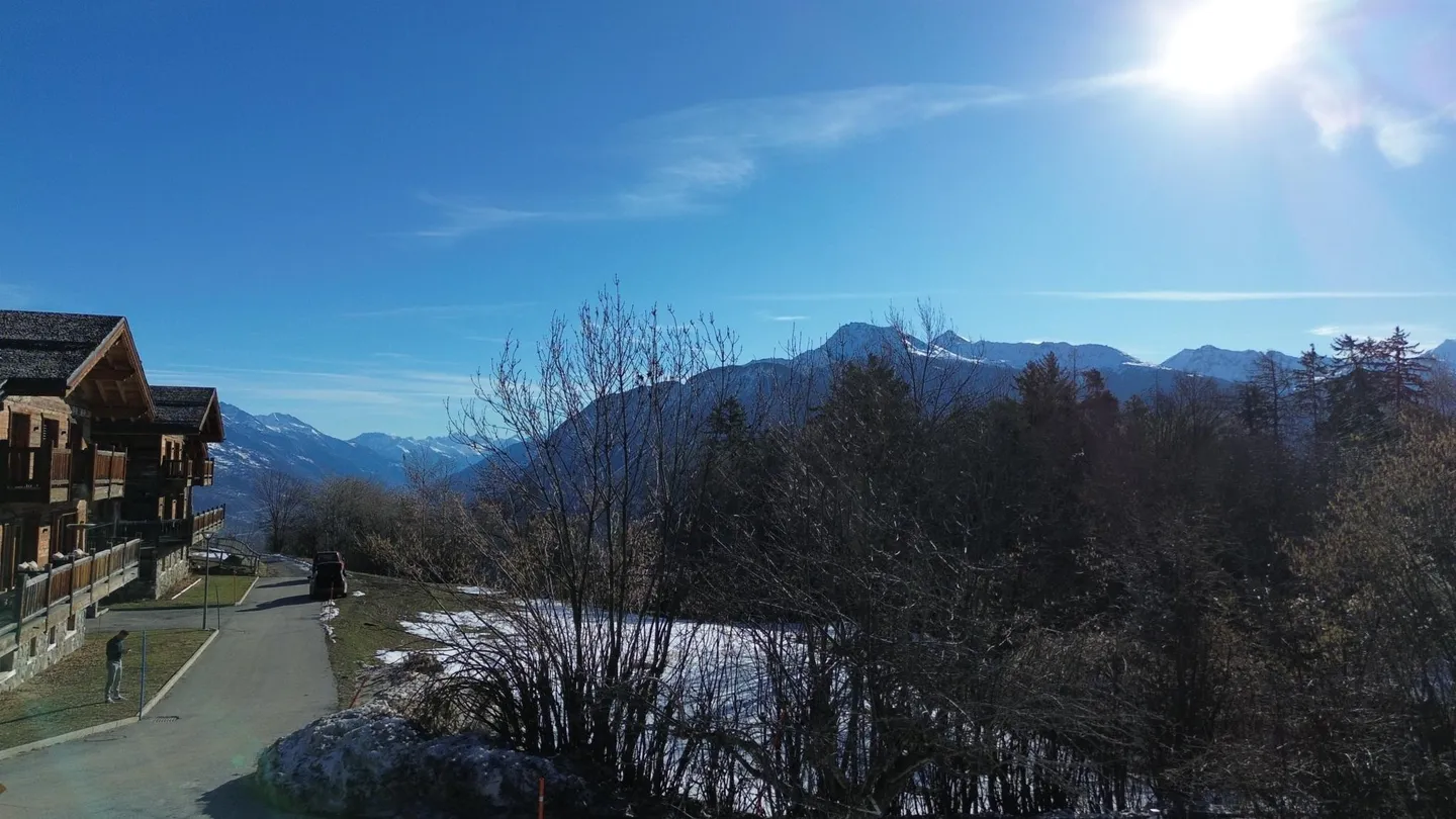 Chalet EDELWEISS in Crans-Montana: 5,5 neue Zimmer auf 3 Ebenen - Foto 7 von 13