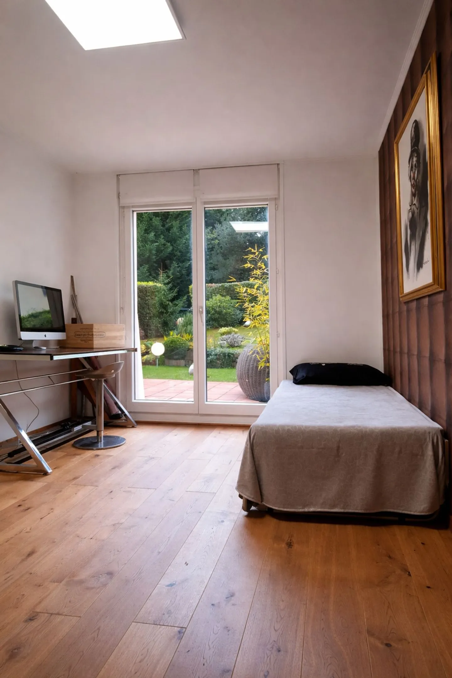 Furnished 5.5-room apartment with private garden and 35 m2 garage - Photo 8 of 13