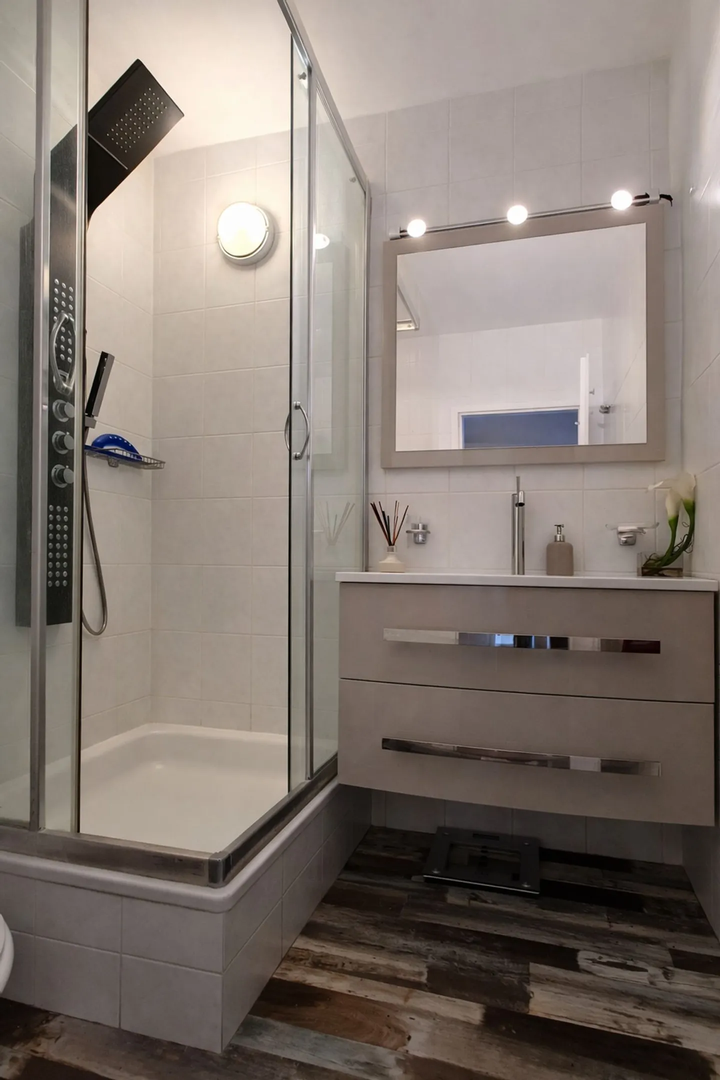 Furnished 5.5-room apartment with private garden and 35 m2 garage - Photo 10 of 13