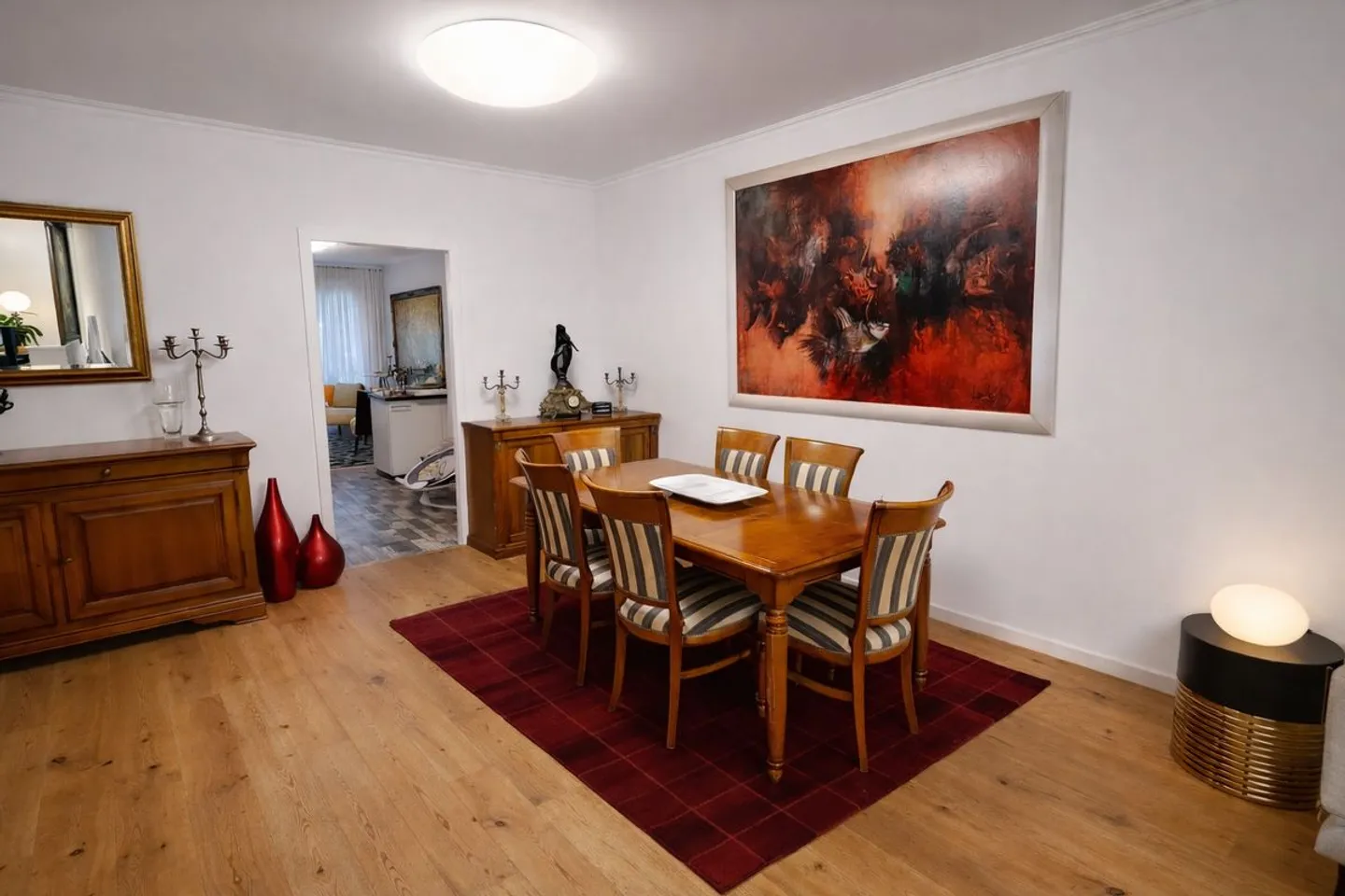 Furnished 5.5-room apartment with private garden and 35 m2 garage - Photo 3 of 13