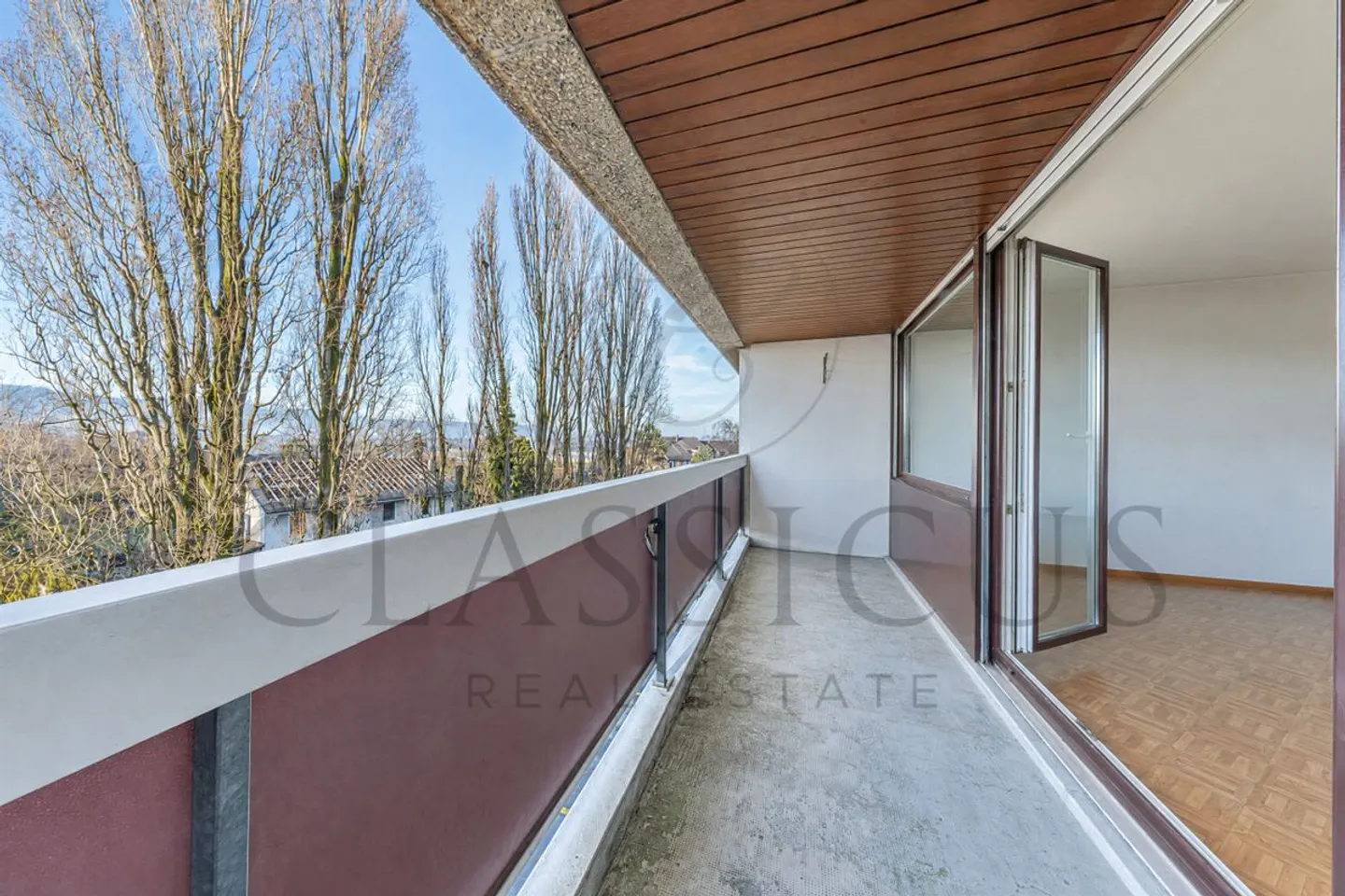 Helle 4-Zimmer-Wohnung zur Renovierung mit zwei Loggias und freiem Blick - Foto 7 von 8