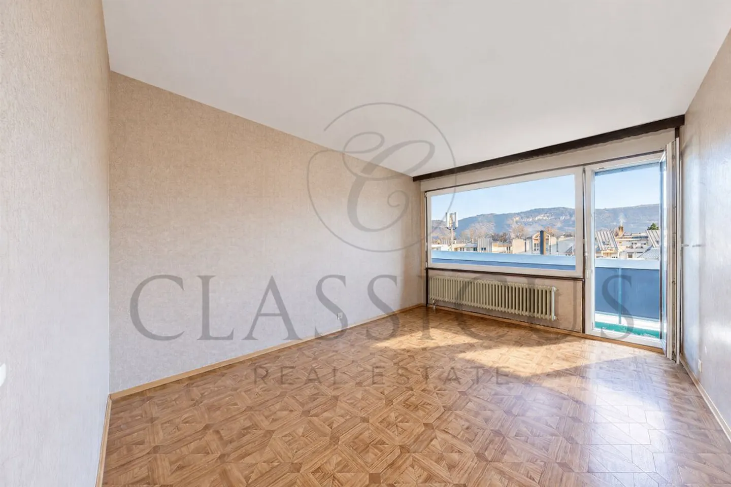 Helle 4-Zimmer-Wohnung zur Renovierung mit zwei Loggias und freiem Blick - Foto 4 von 8