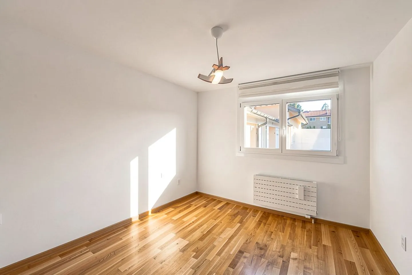 Appartement rénové avec balcon - Photo 3 sur 3