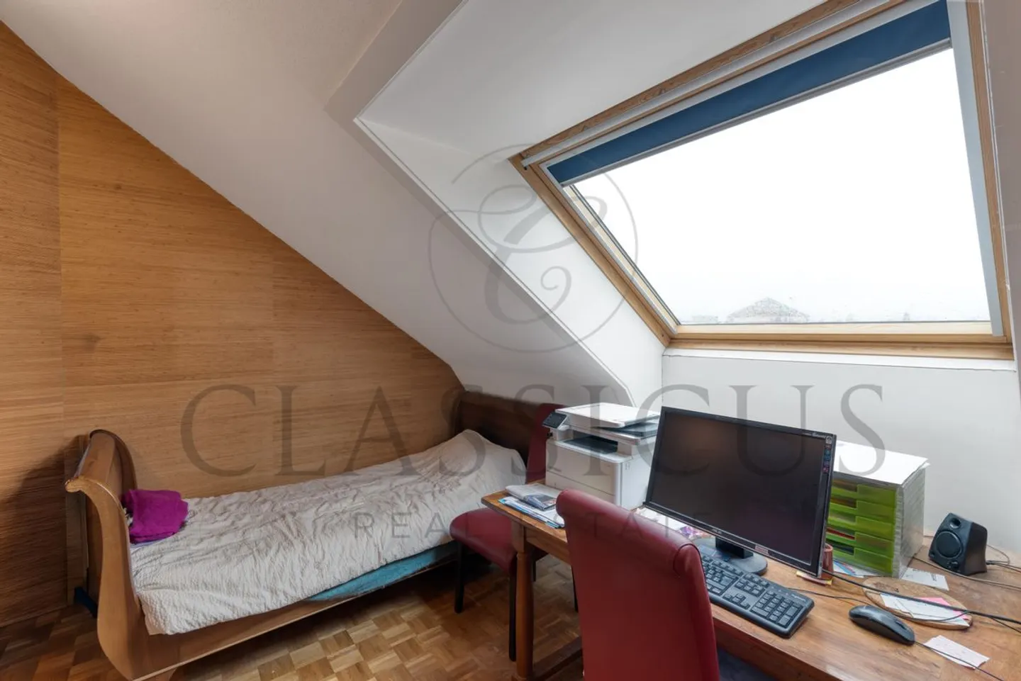 Character duplex with balcony, attic volumes and rare charm - Photo 7 of 12