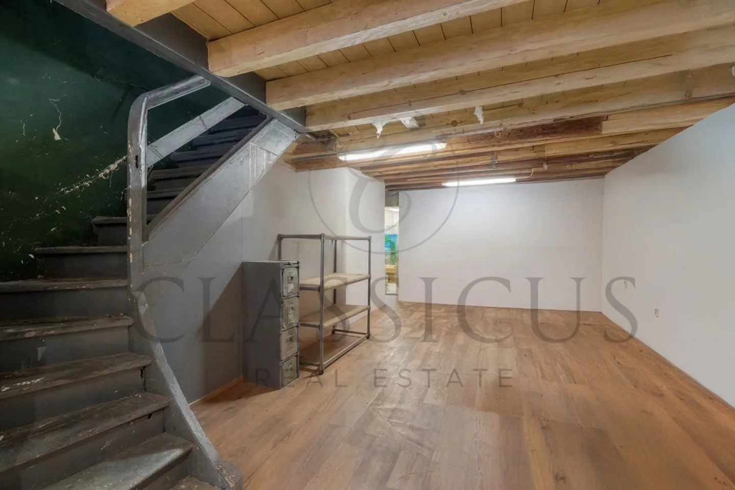 Raro insieme di villaggio - Casa e fienile da reinventare nel cuore di Vieux-Vernier - Foto 2 di 10